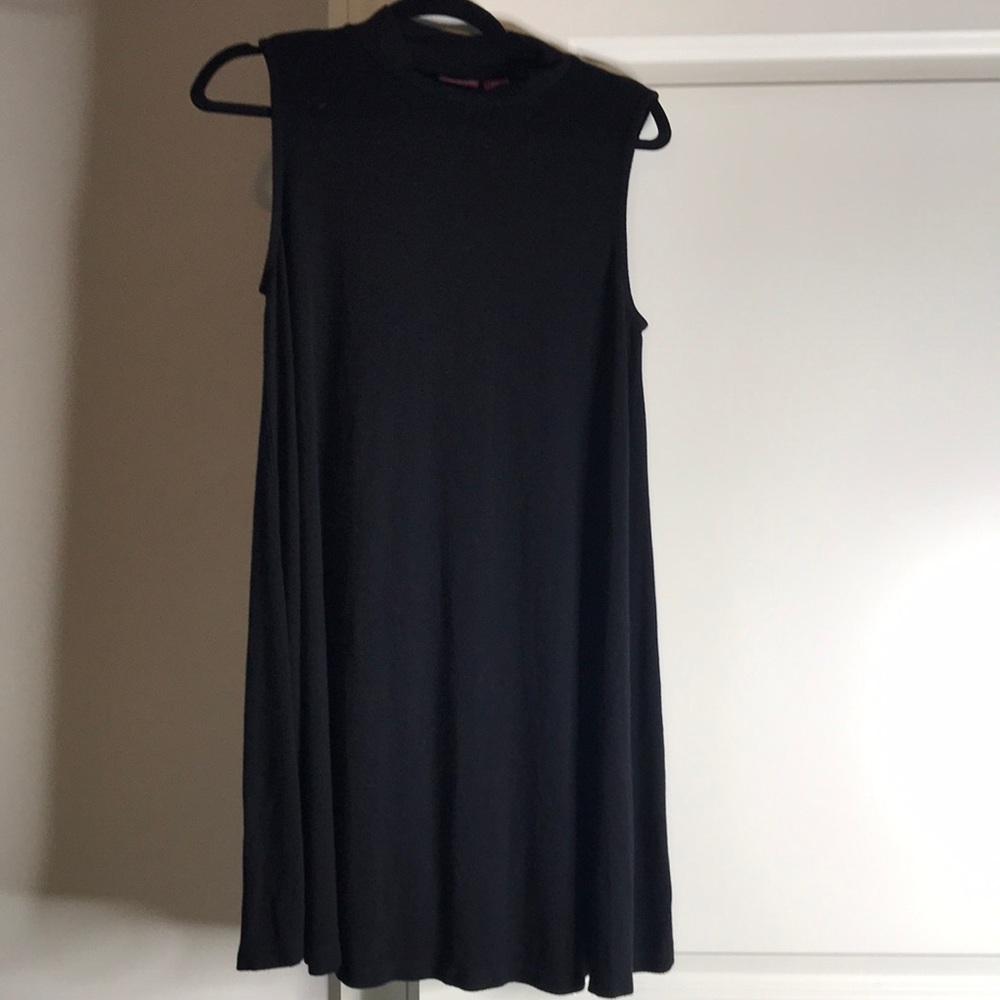 GUC sleeveless black jersey dress